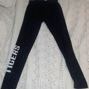 𝅺north & Acrux leggings size Small Tigers